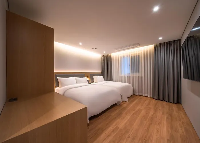 Hotel Comfort Yeouido 3*