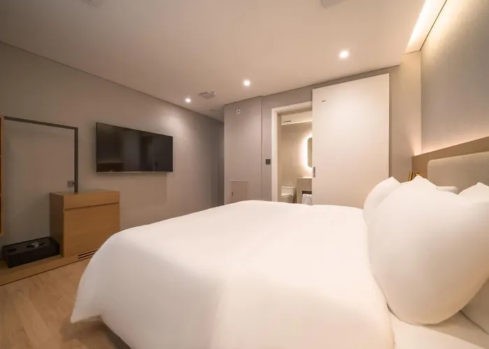Comfort Yeouido Hotel 3*