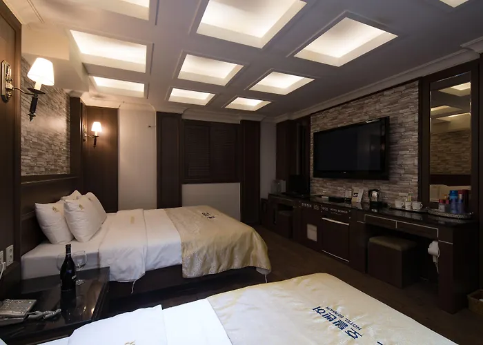 Hotel Comfort Yeouido 3*